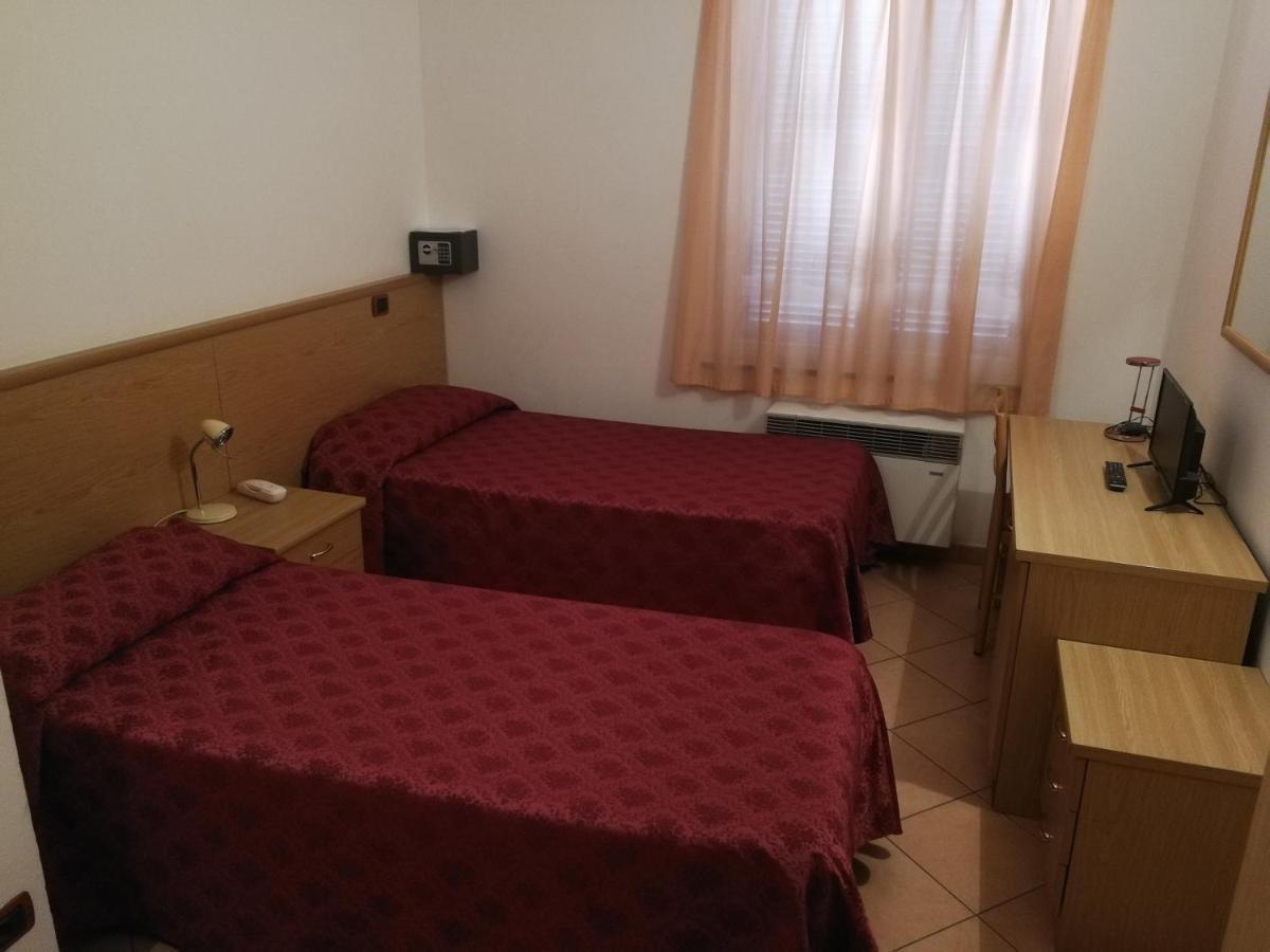 Albergo Della Stazione Cairo Montenotte Bilik gambar