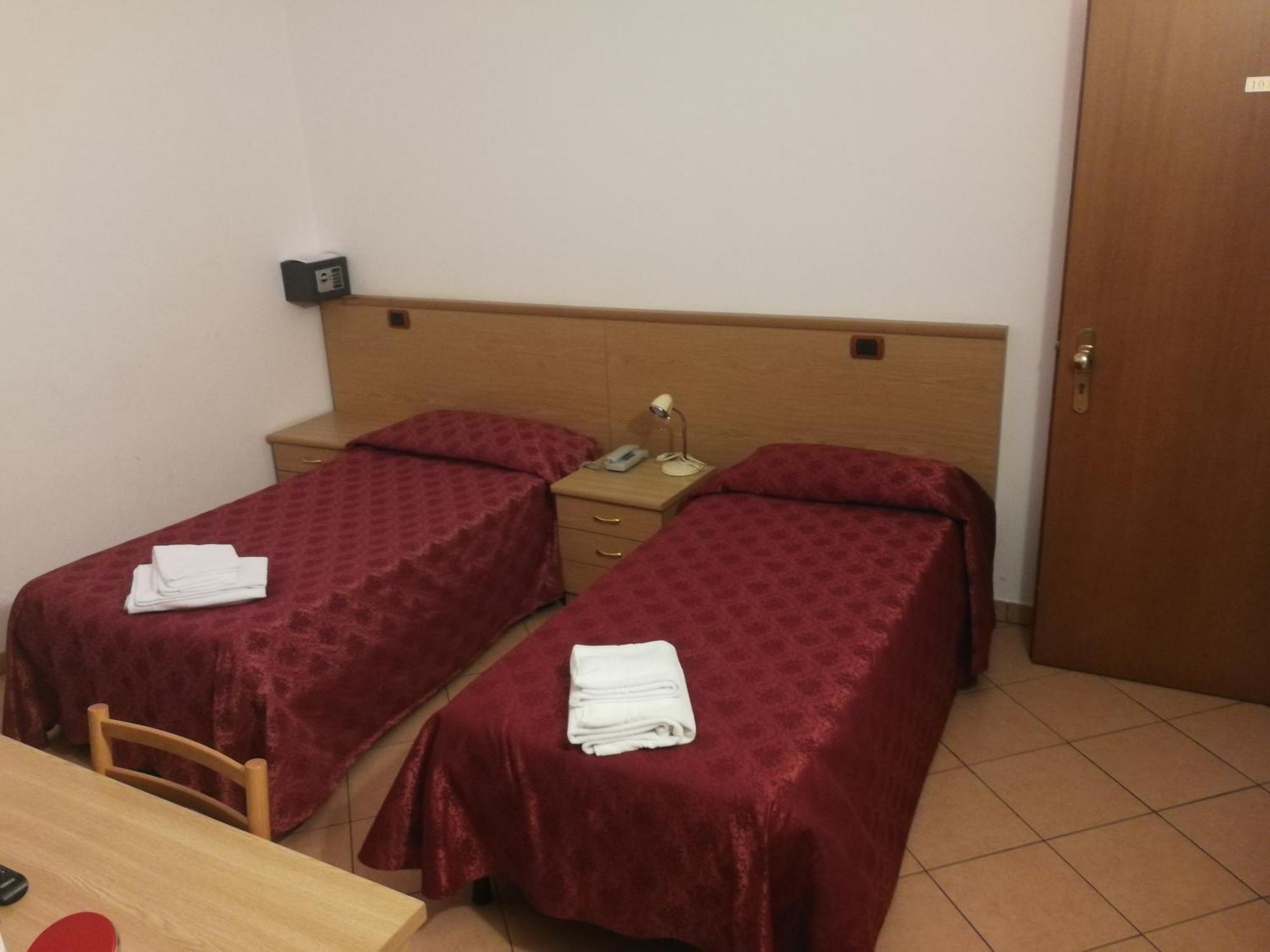 Albergo Della Stazione Cairo Montenotte Bilik gambar